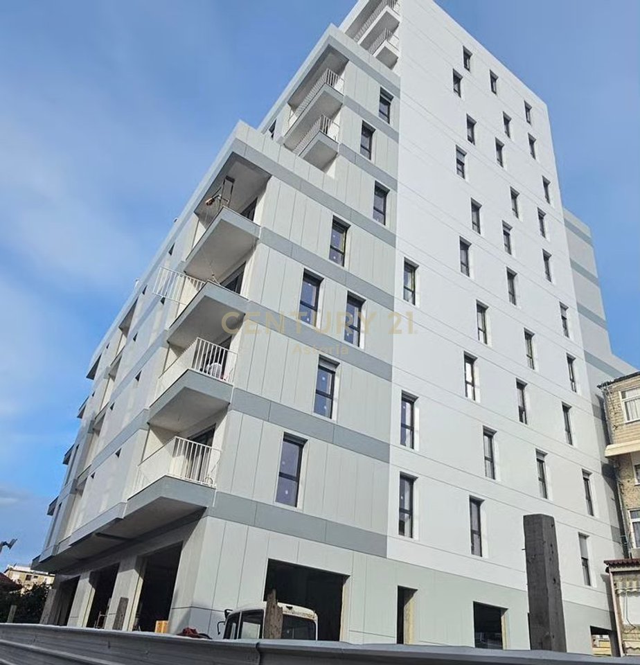 POSTO AUTO IN VENDITA IN UN NUOVO EDIFICIO A XHAMLLIK.