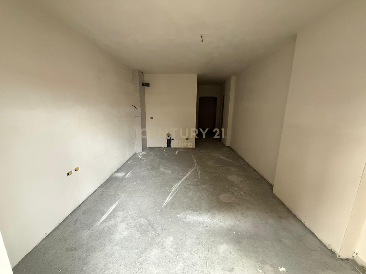 Garsoniere për shitje në Golem – Investim ideal pranë detit