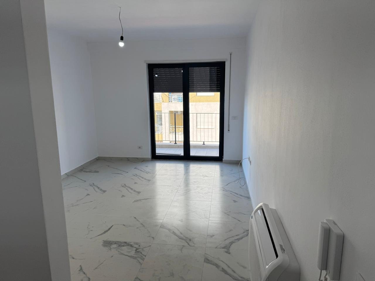 Ambient Commercial 2+1 For Rent on Bulevardi i Ri, Tirana