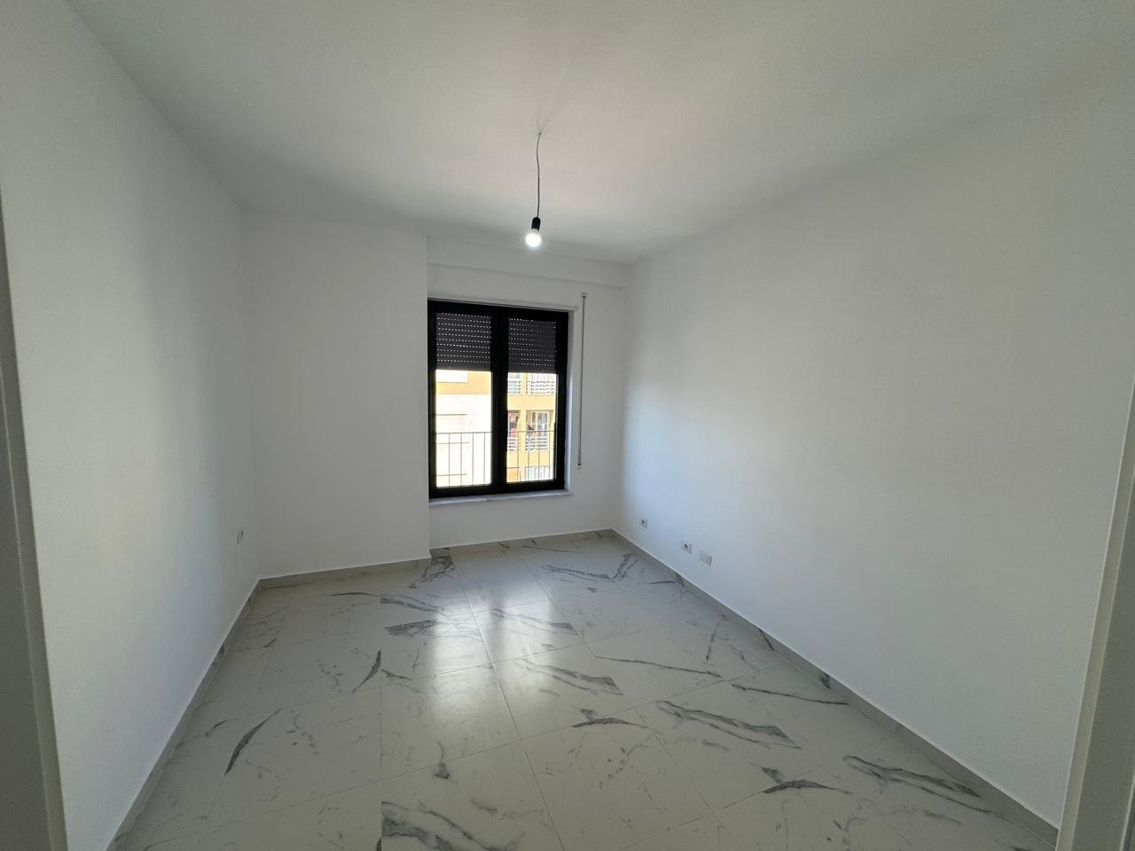 Ambient Commercial 2+1 For Rent on Bulevardi i Ri, Tirana