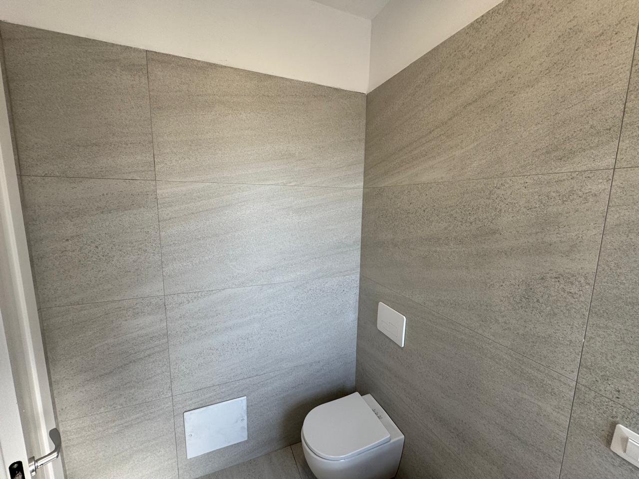 Ambient Commercial 2+1 For Rent on Bulevardi i Ri, Tirana