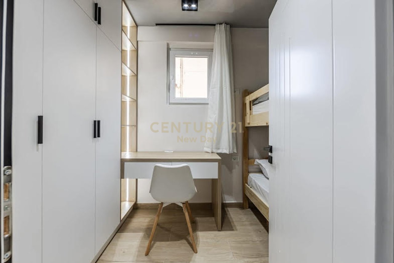 Duplex per shitje ne Shkembin e Kavajes me pamje deti