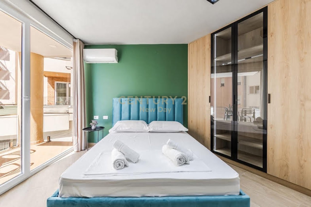 Duplex per shitje ne Shkembin e Kavajes me pamje deti