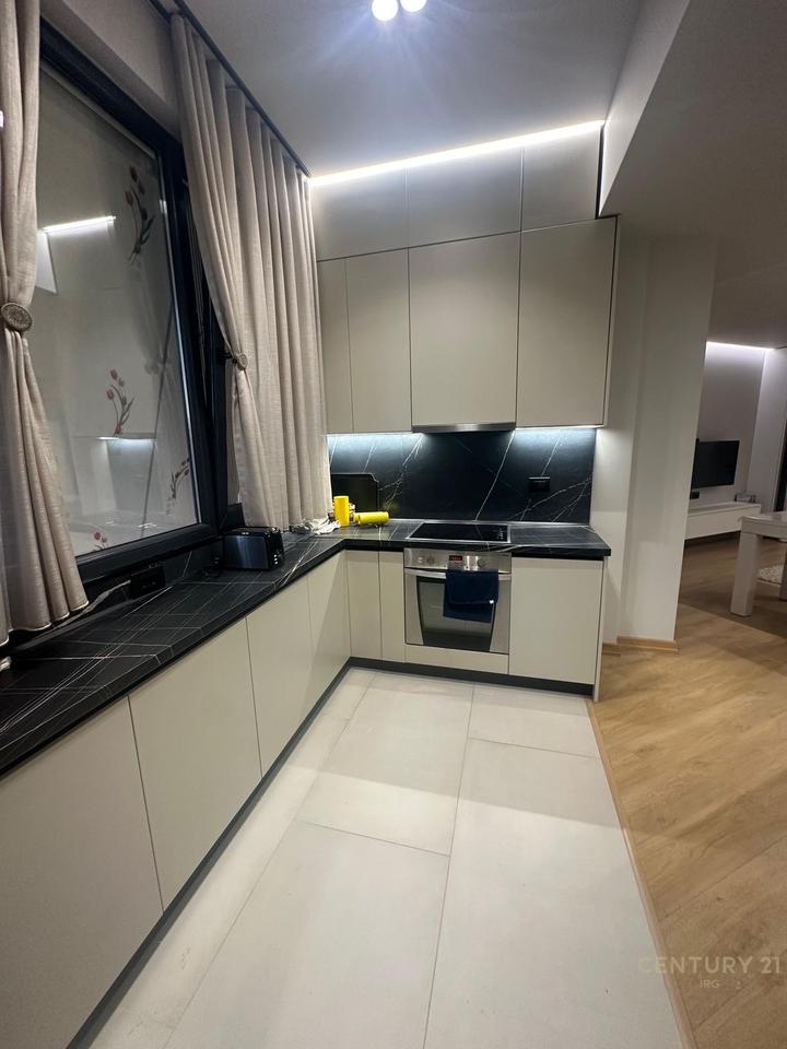 Appartamento 1+1 in affitto, Komuna e Parisit!