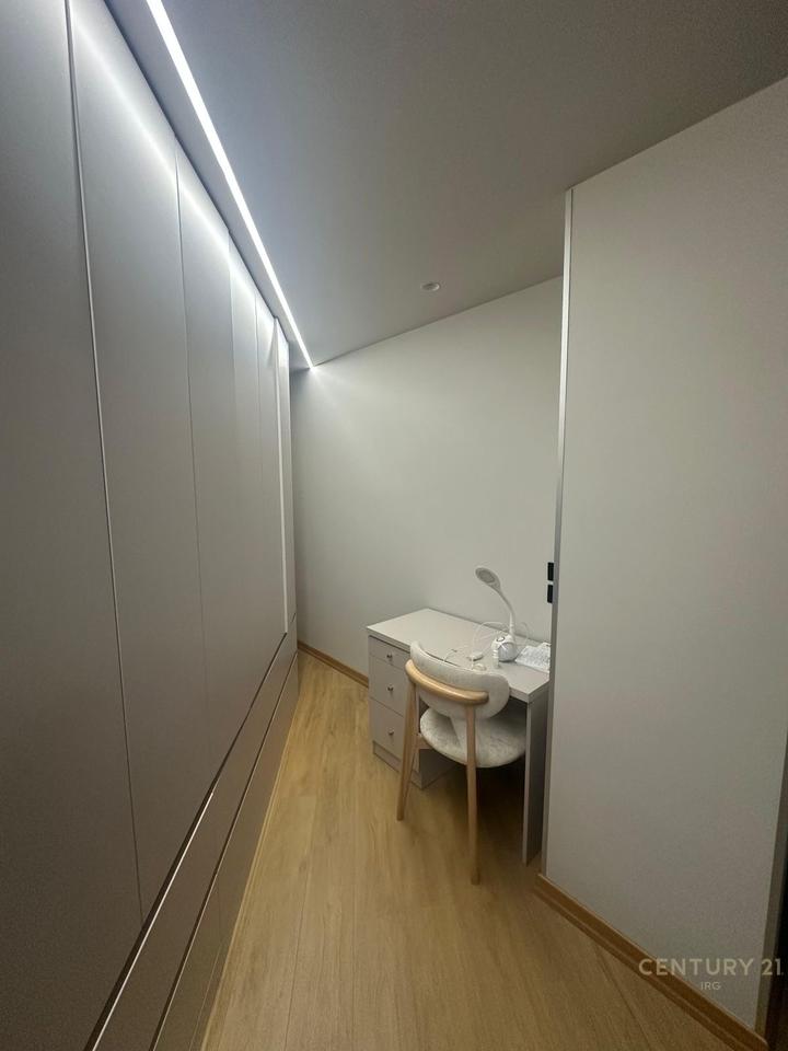 Appartamento 1+1 in affitto, Komuna e Parisit!