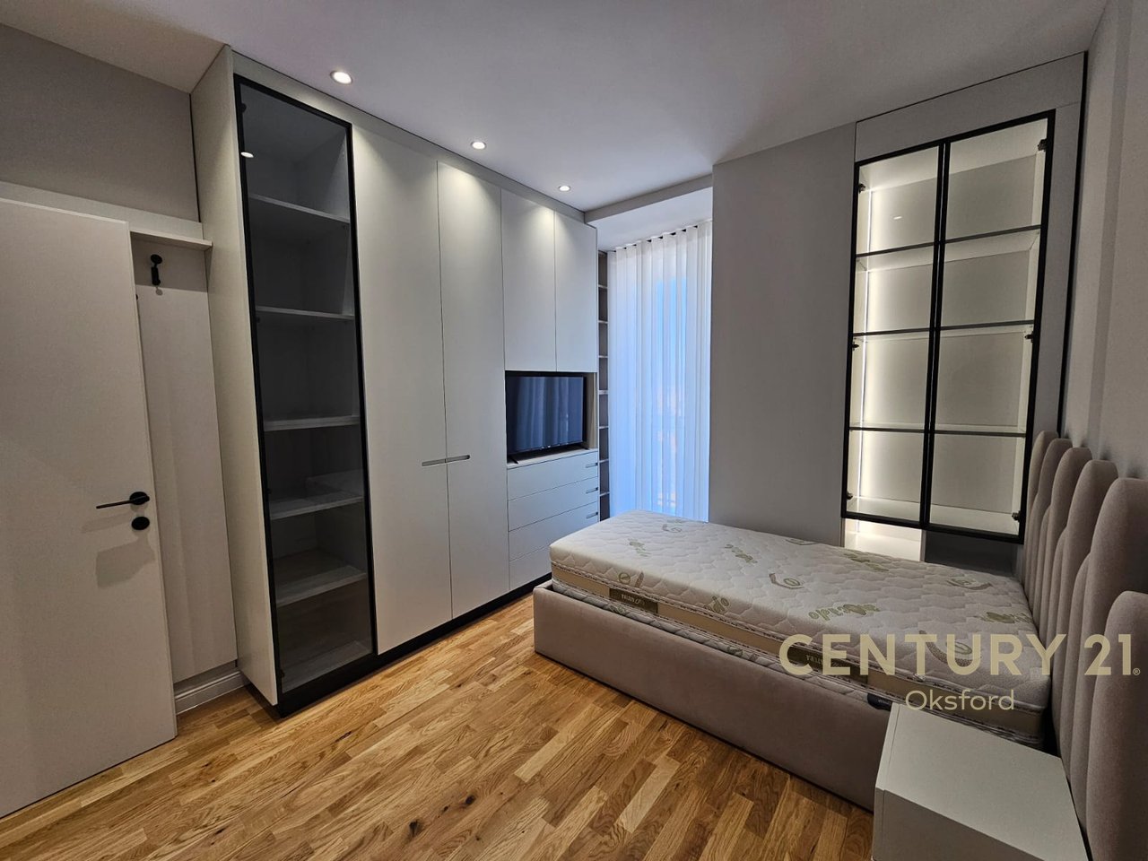 Shitet apartament 2+1Rezidenca "Nova", Mine Peza.