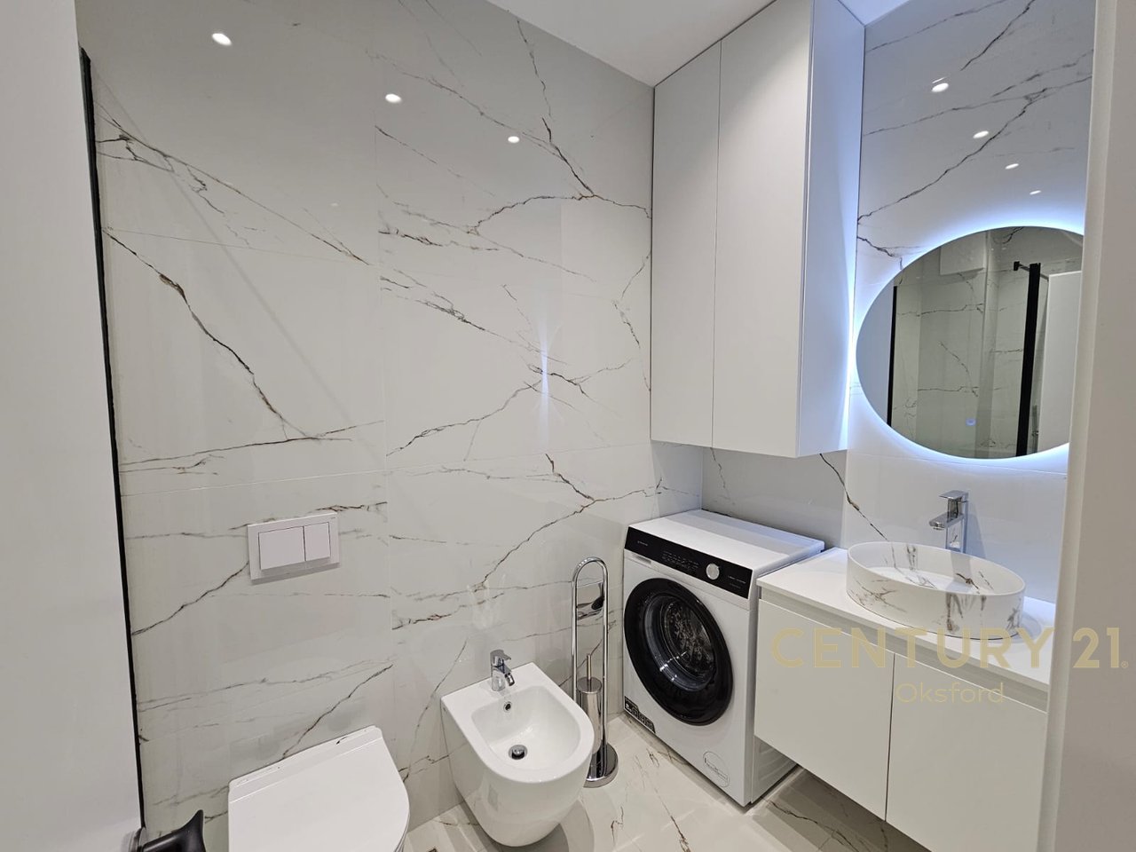 Shitet apartament 2+1Rezidenca "Nova", Mine Peza.