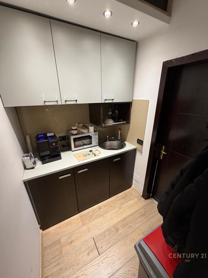 Zyrë me Qira në një nga Lokacionet më Elitare të Tiranës – Pran Nobis