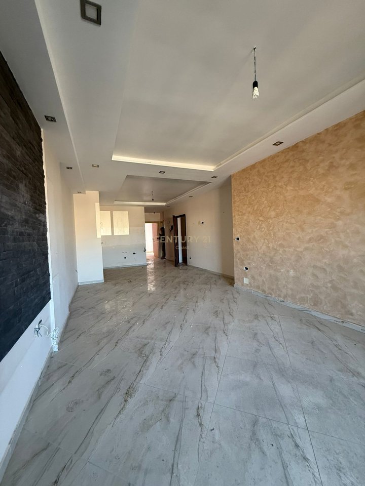 VENDESI APPARTAMENTO 2+1+2 AL MERCATO DEL RISO!