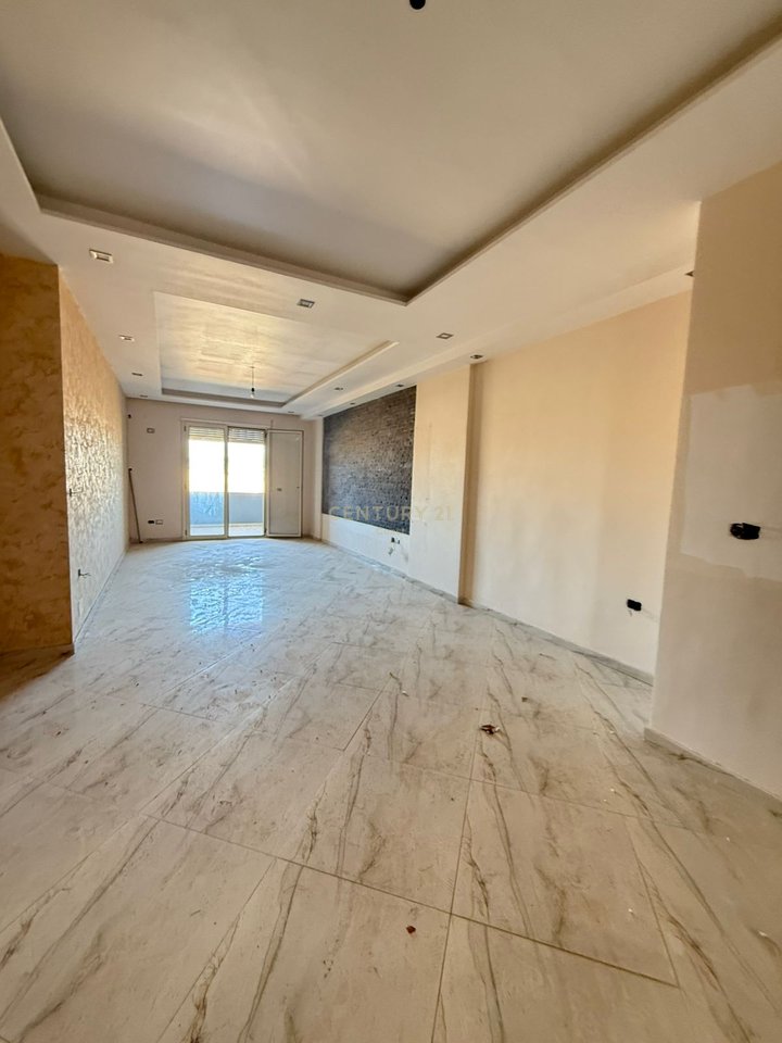 VENDESI APPARTAMENTO 2+1+2 AL MERCATO DEL RISO!