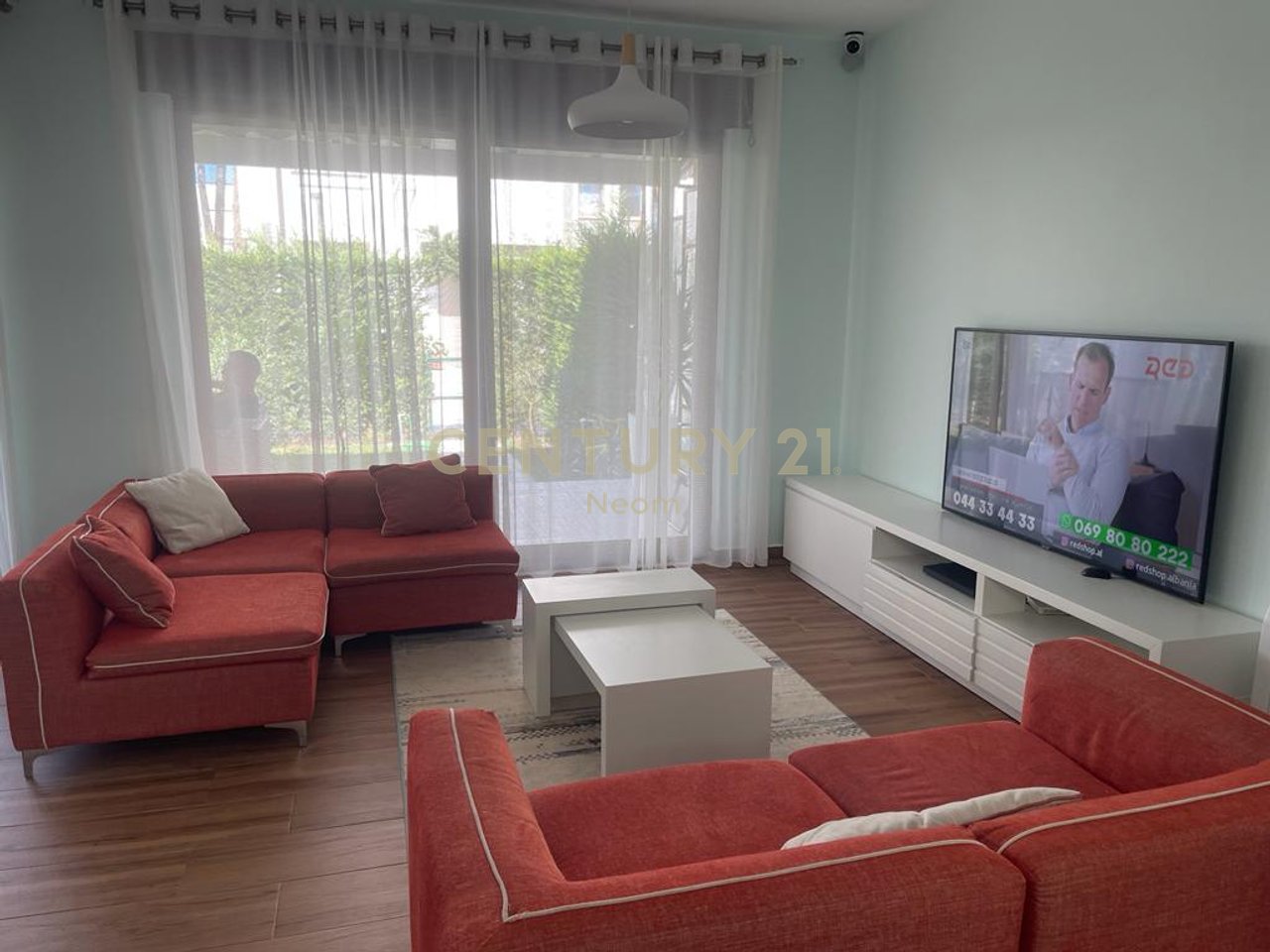 Shitet vile ne Gjirin e Lalezit