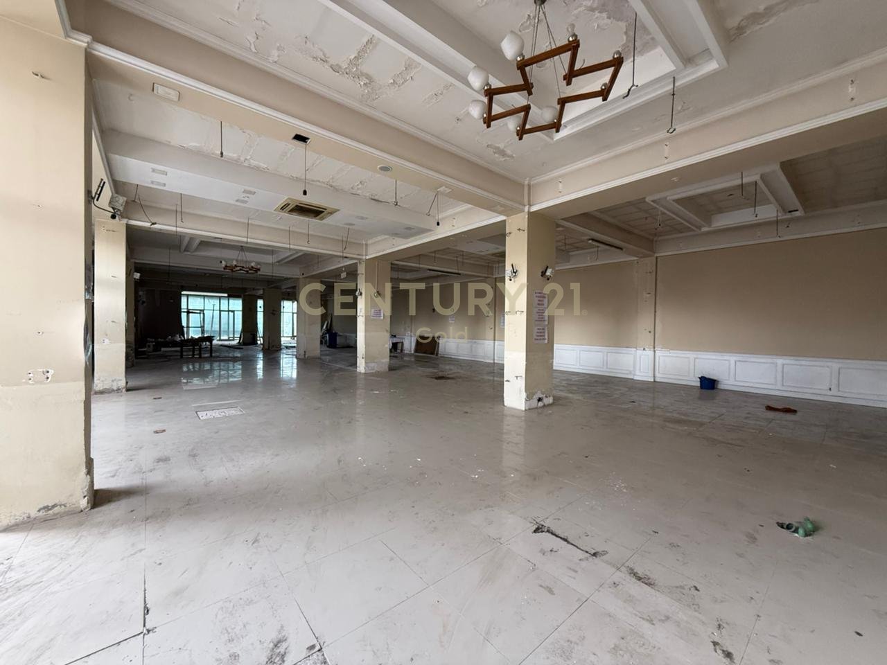 MULTIFUNCTIONAL PROPERTY FOR RENT HIGHWAY TIRANA-DURRES KM1!