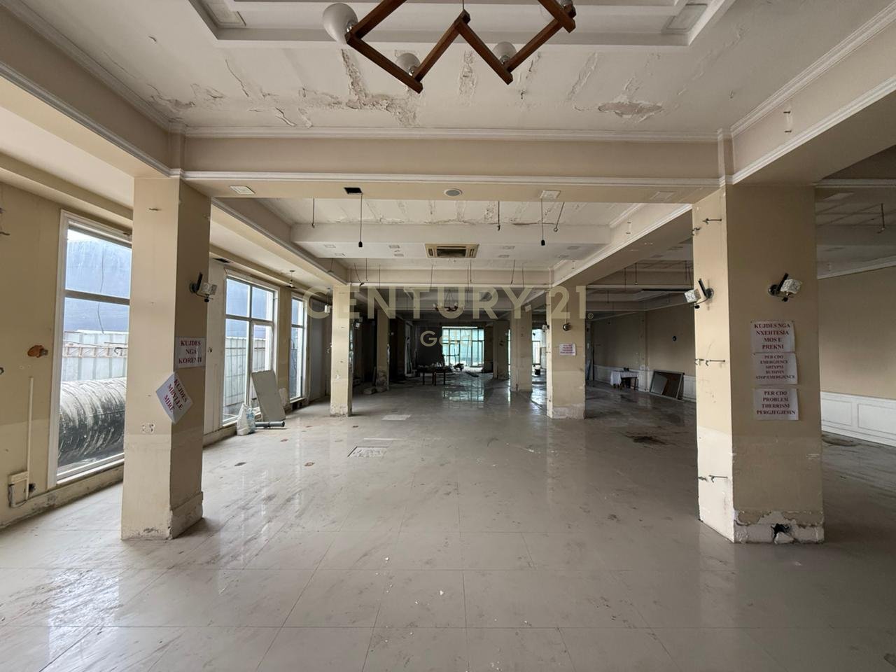 MULTIFUNCTIONAL PROPERTY FOR RENT HIGHWAY TIRANA-DURRES KM1!