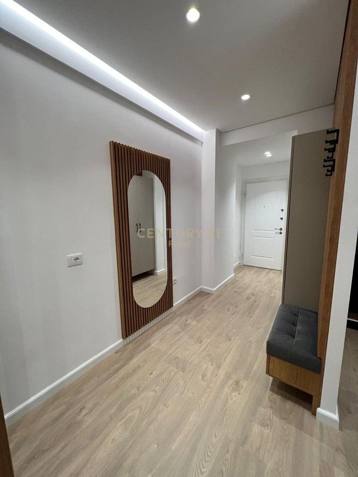 Apartment 2+1+2 for rent in Zogu i Zi, Tirana - 1200€ | 120 m²