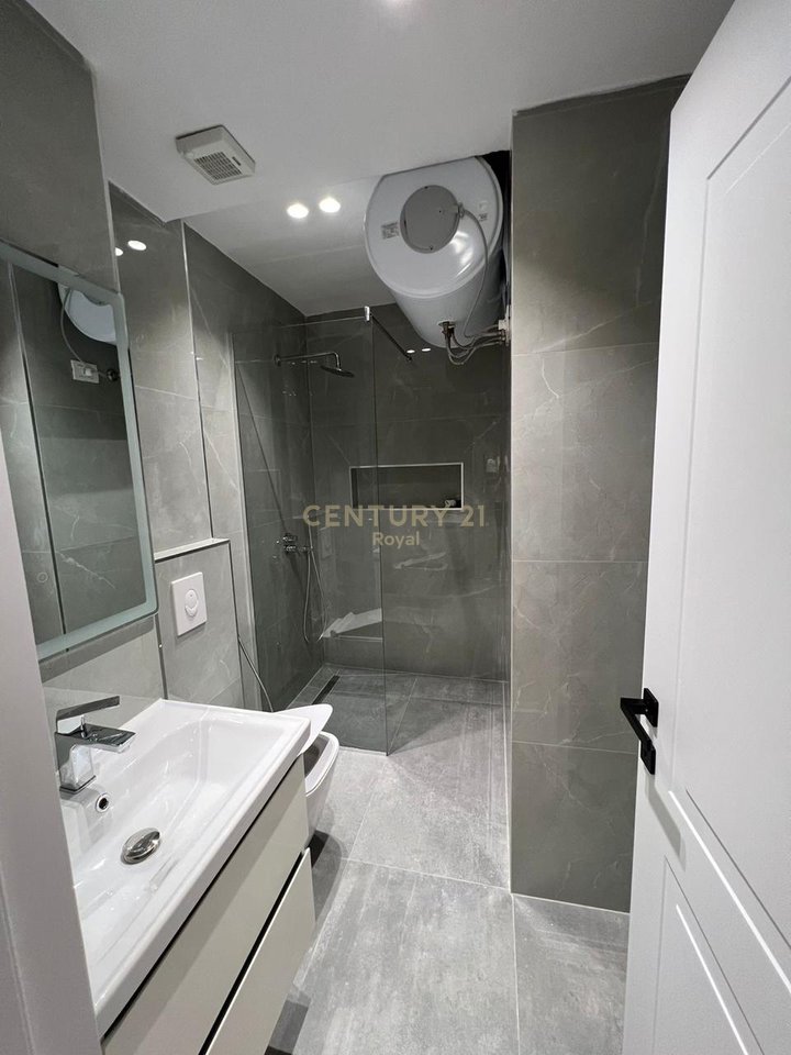 Apartment 2+1+2 for rent in Zogu i Zi, Tirana - 1200€ | 120 m²