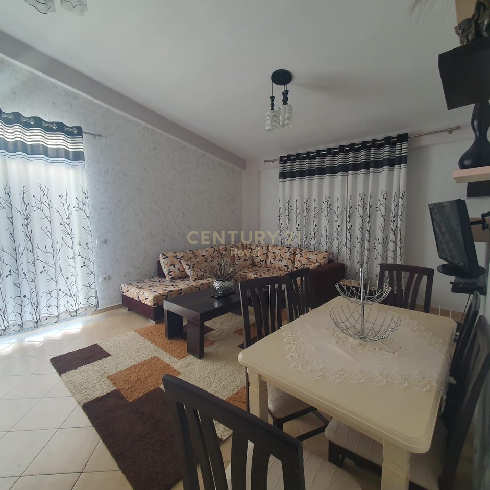 Appartamento 1+1 con veranda in affitto a Fresk, Tirana - 400€ | 106,81 m²