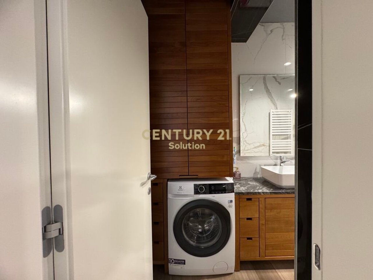 SHITET VILE NE QERRET!