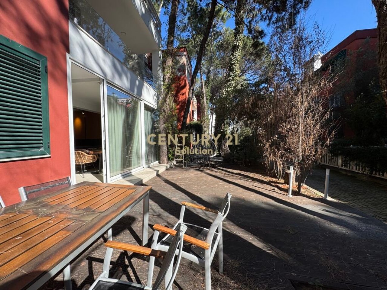 SHITET VILE NE QERRET!