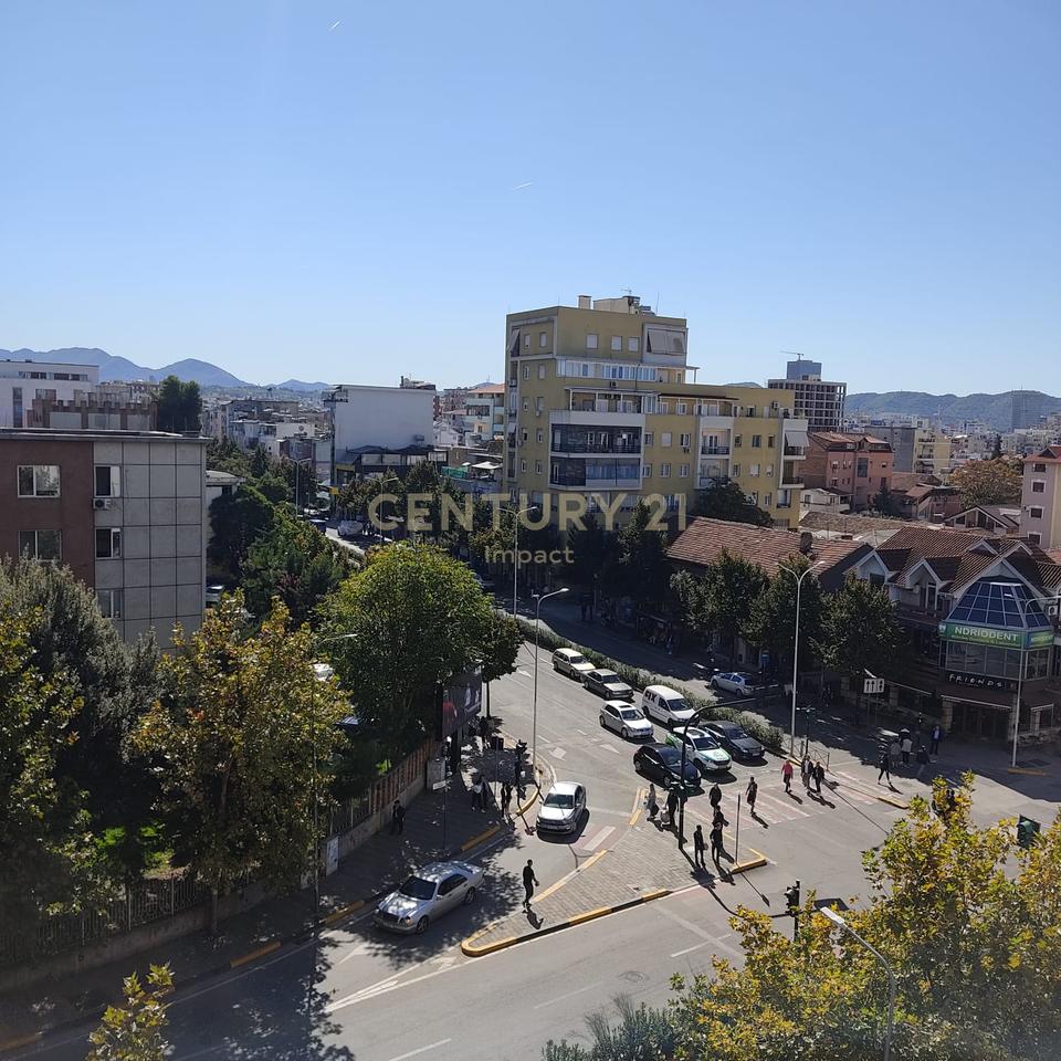 FOR RENT COMMERCIAL SPACE NEXT TO DIBRA STREET, ARLIS PHARMACY COMPLEX 10!