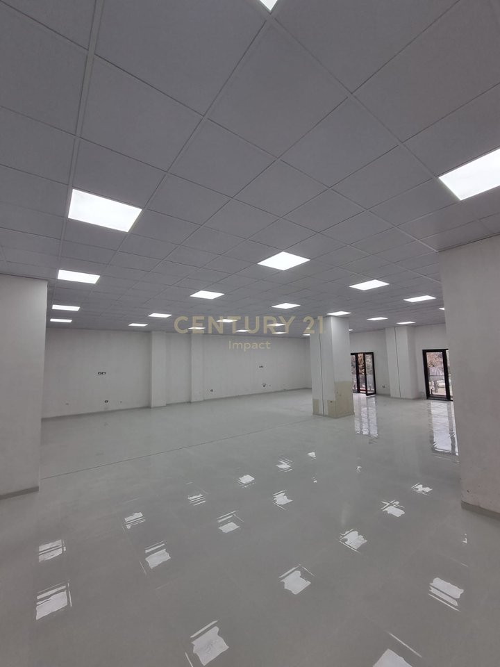 FOR RENT COMMERCIAL SPACE NEXT TO DIBRA STREET, ARLIS PHARMACY COMPLEX 10!