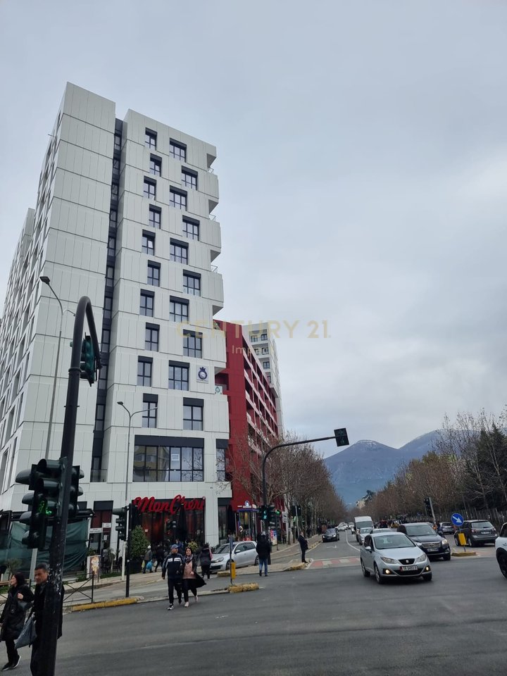 FOR RENT COMMERCIAL SPACE NEXT TO DIBRA STREET, ARLIS PHARMACY COMPLEX 10!