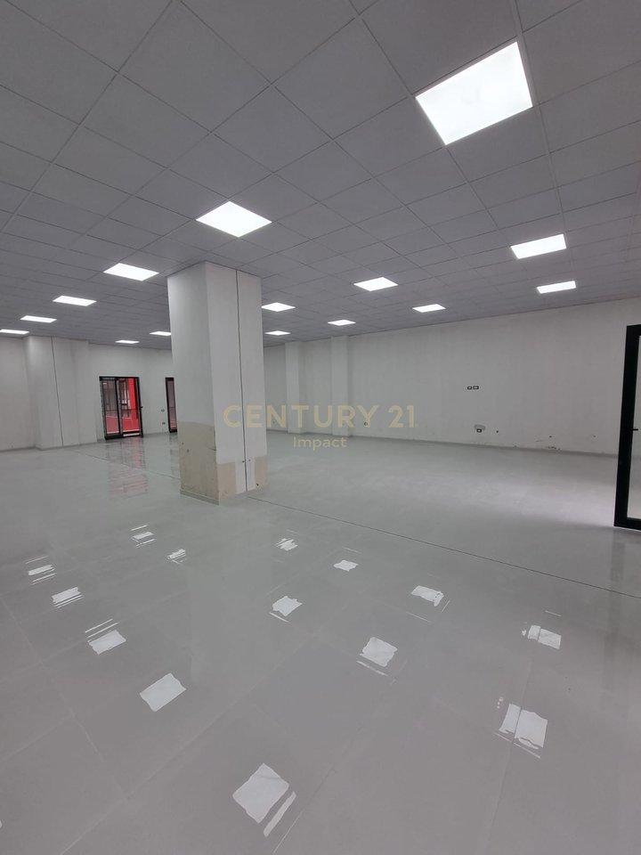 FOR RENT COMMERCIAL SPACE NEXT TO DIBRA STREET, ARLIS PHARMACY COMPLEX 10!