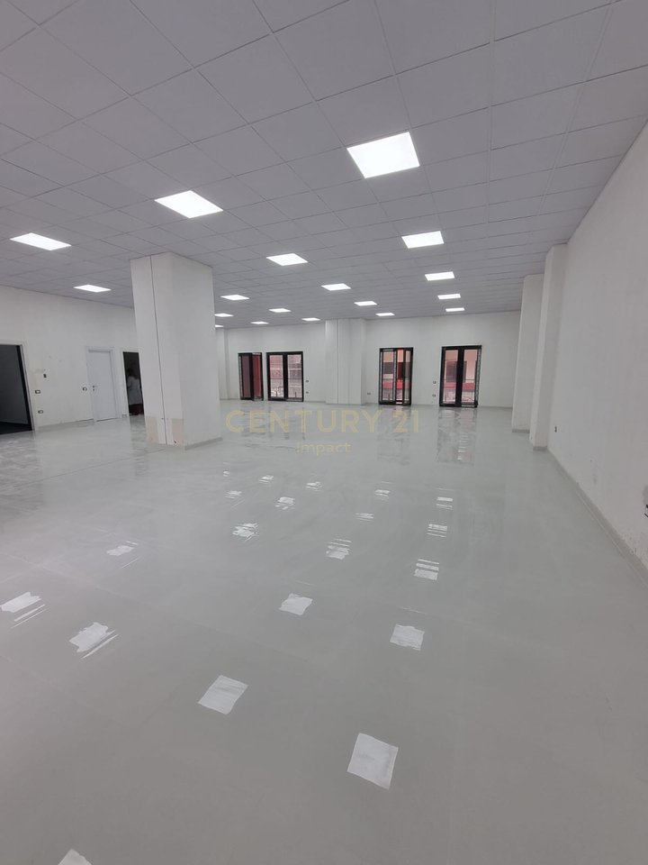 FOR RENT COMMERCIAL SPACE NEXT TO DIBRA STREET, ARLIS PHARMACY COMPLEX 10!