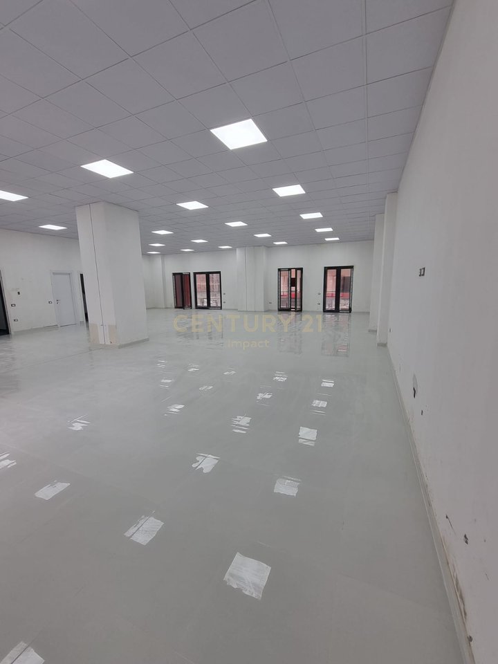 FOR RENT COMMERCIAL SPACE NEXT TO DIBRA STREET, ARLIS PHARMACY COMPLEX 10!