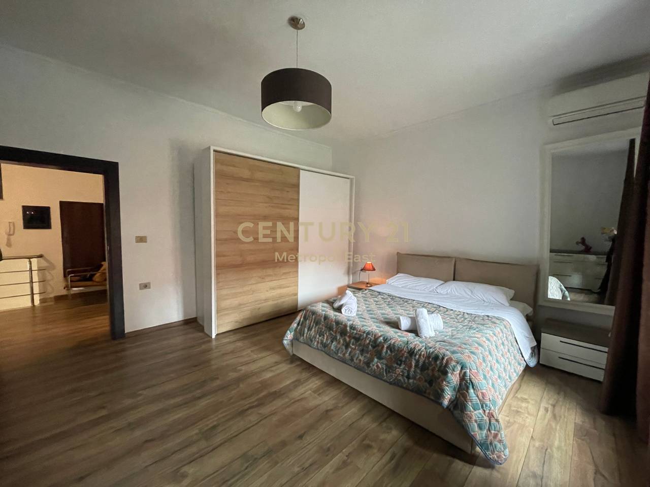 Commercial Villa for Rent on Kavaja Street – Tirana