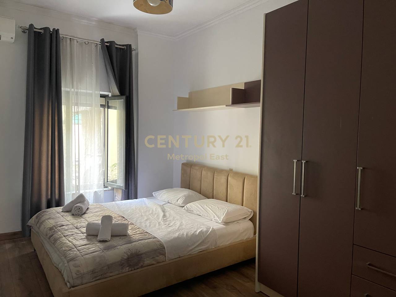 Commercial Villa for Rent on Kavaja Street – Tirana