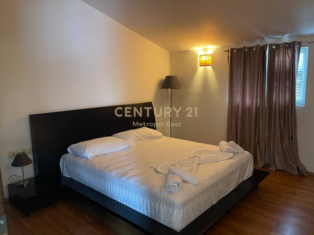 Commercial Villa for Rent on Kavaja Street – Tirana