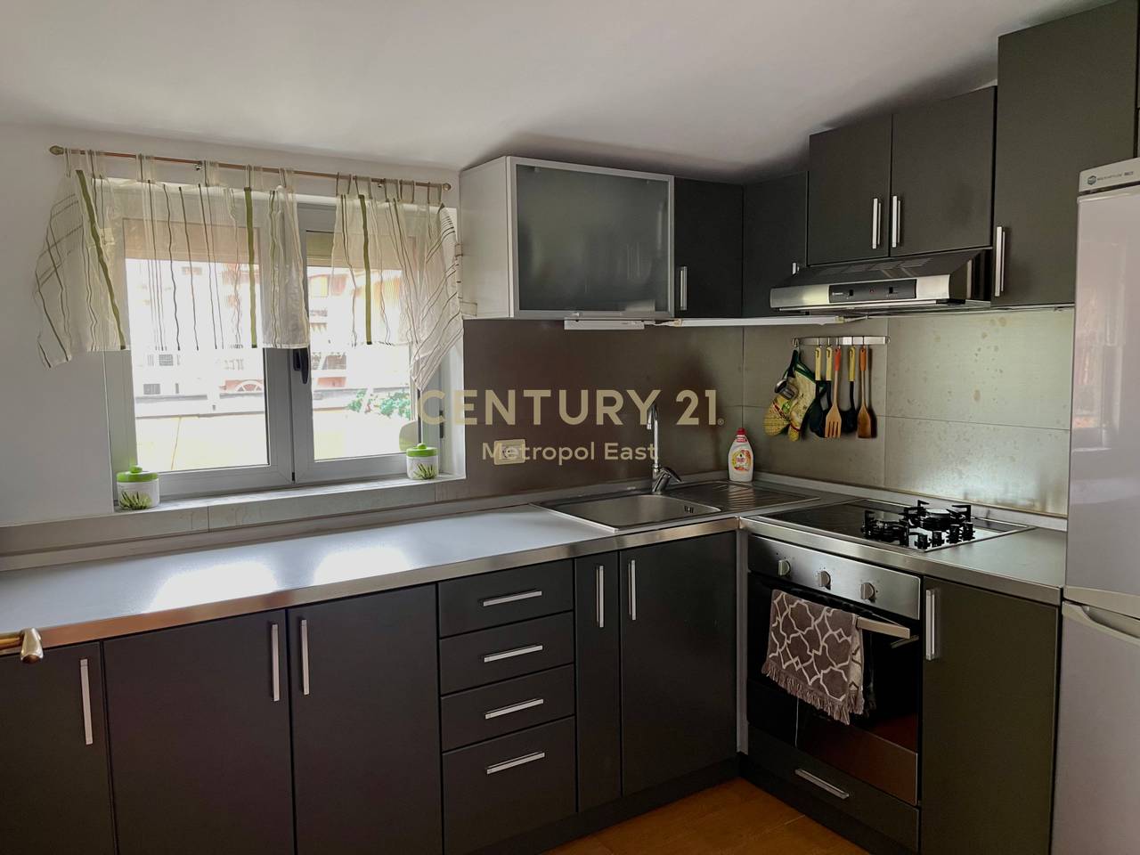 Commercial Villa for Rent on Kavaja Street – Tirana