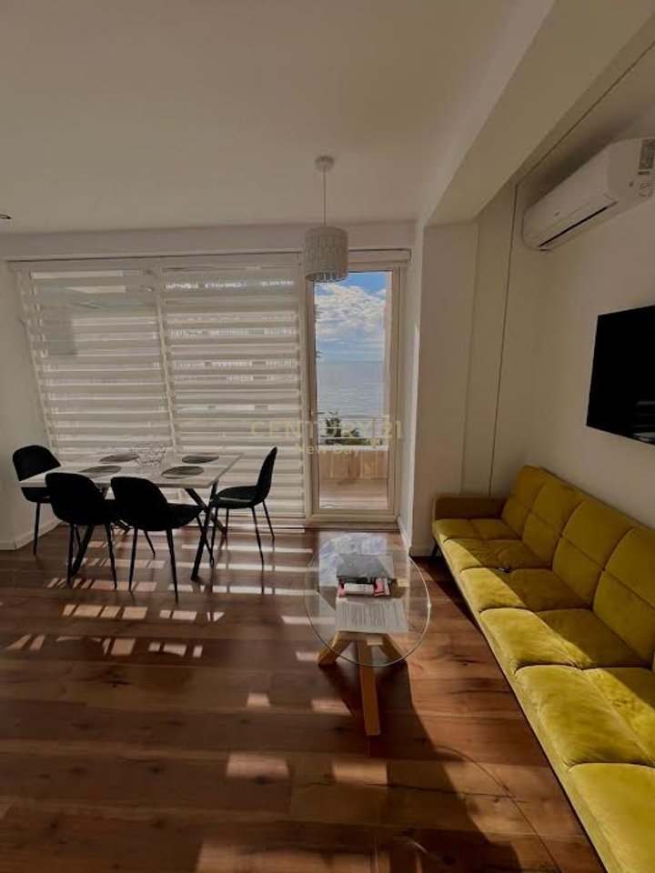 SHITET 2+1 ME PAMJE DETI NE PLAZH