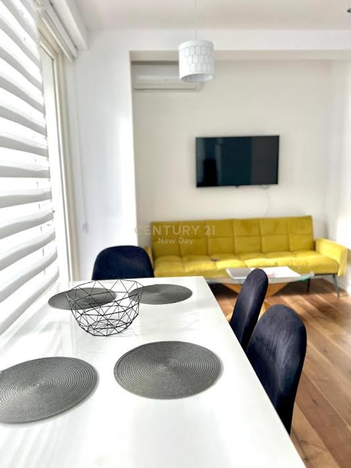 SHITET 2+1 ME PAMJE DETI NE PLAZH