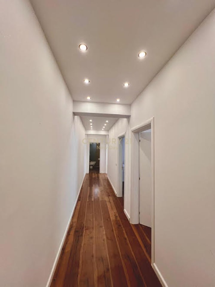 SHITET 2+1 ME PAMJE DETI NE PLAZH