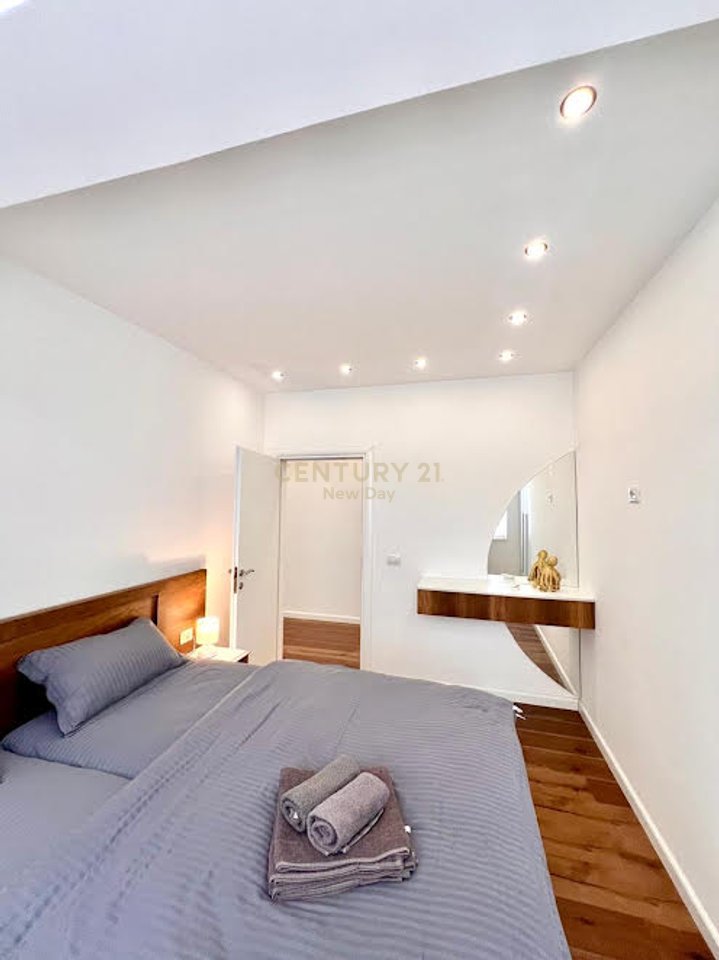 SHITET 2+1 ME PAMJE DETI NE PLAZH