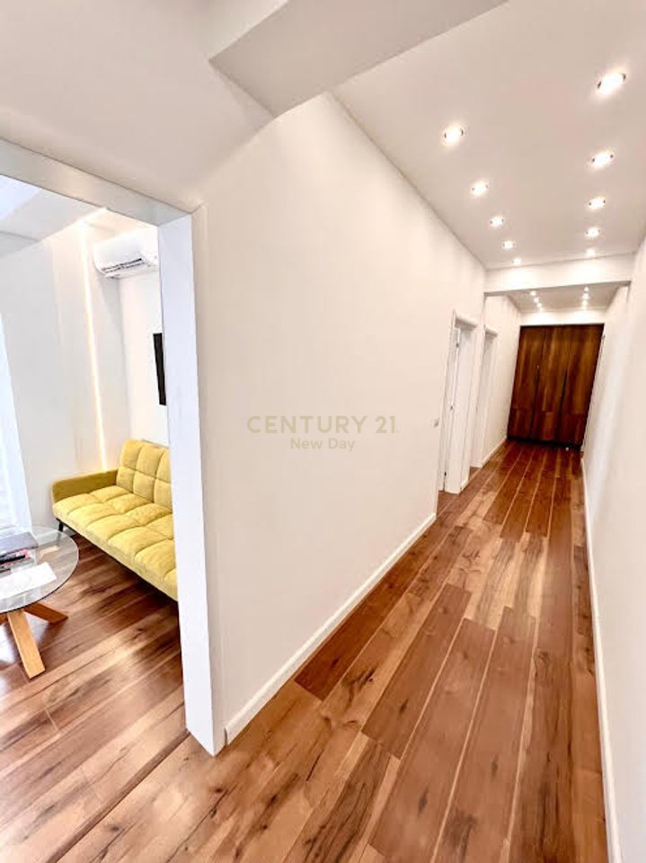 SHITET 2+1 ME PAMJE DETI NE PLAZH