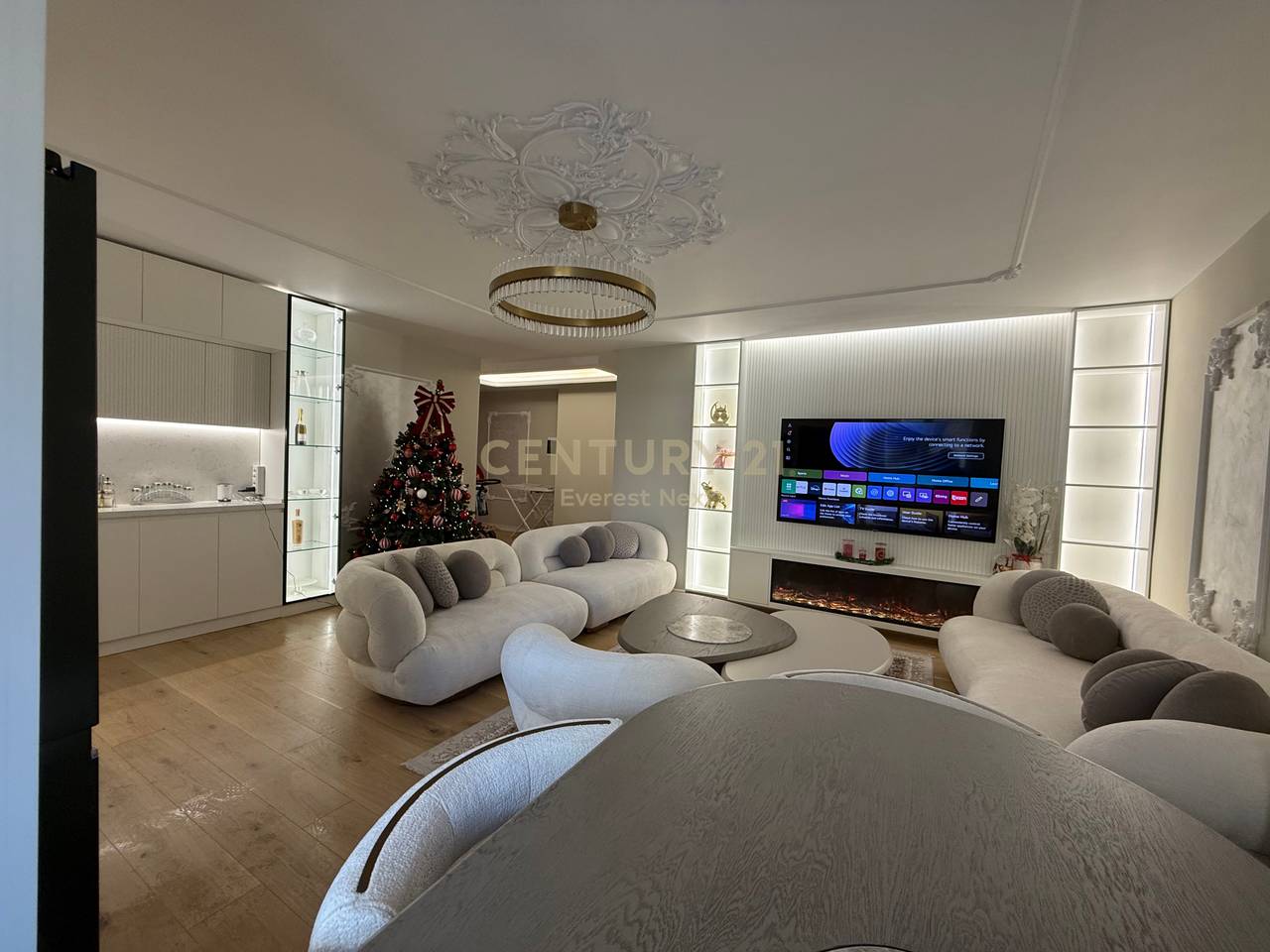 Luxury Apartment 2+1+2 for Sale in the Center