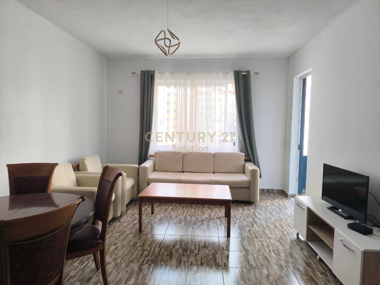 JEPET ME QIRA APARTAMENT 1+1 ME QIRA NE ASTIR!