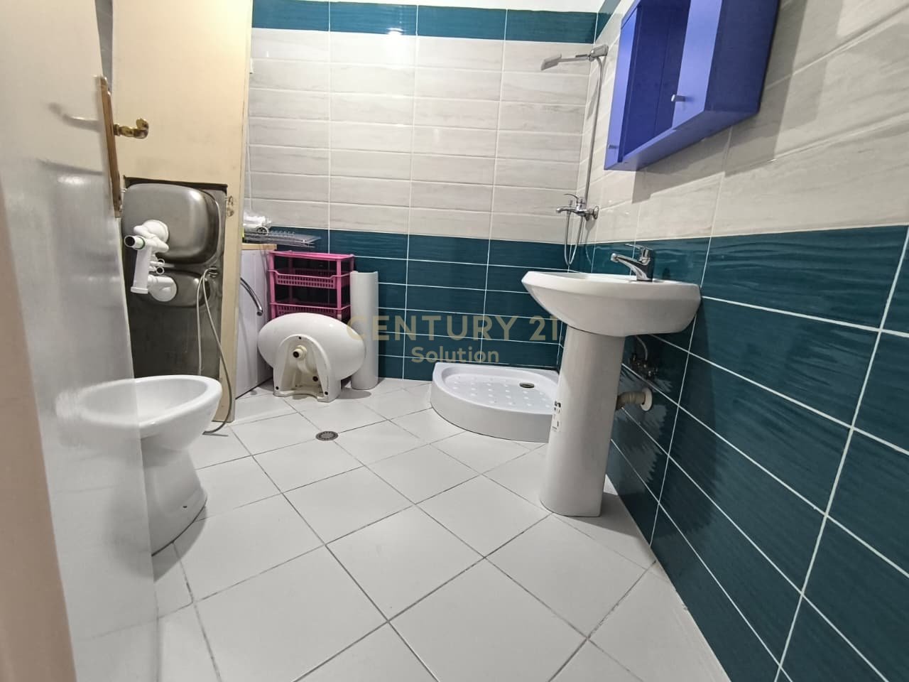 JEPET ME QIRA APARTAMENT 1+1 ME QIRA NE ASTIR!