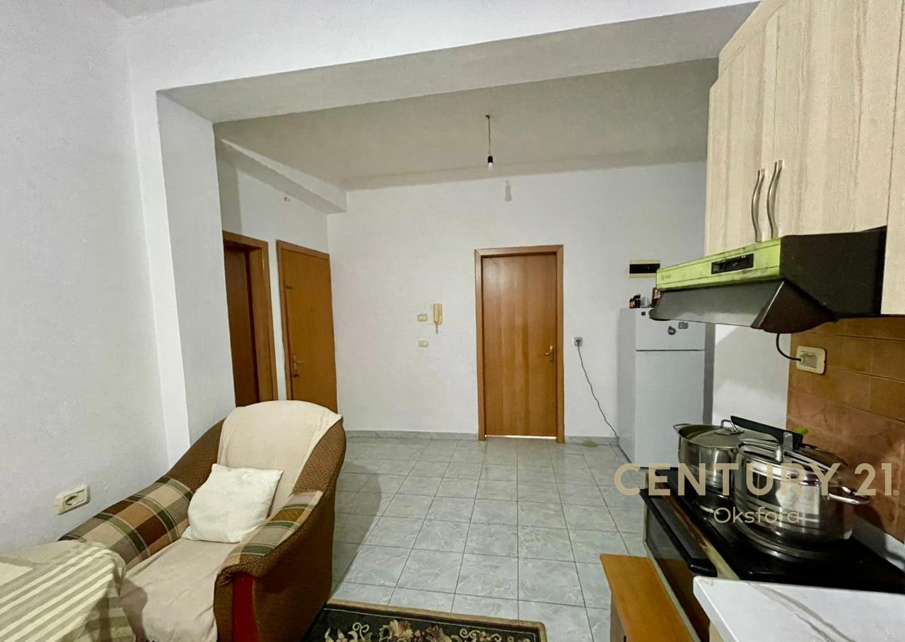 2+1 First-Floor Apartment in 3-Story Villa for Sale – Shkozë, Tirana