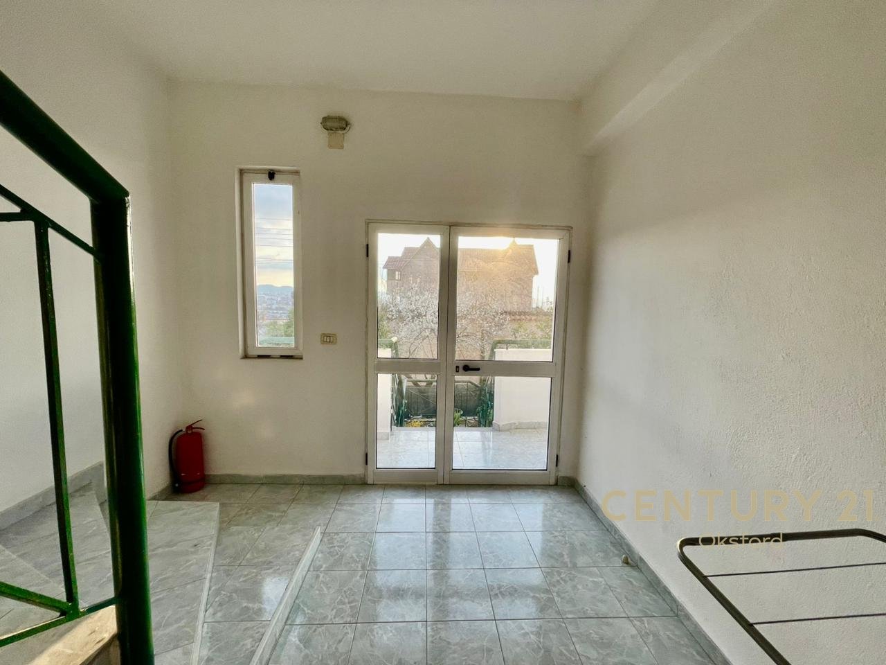 2+1 First-Floor Apartment in 3-Story Villa for Sale – Shkozë, Tirana