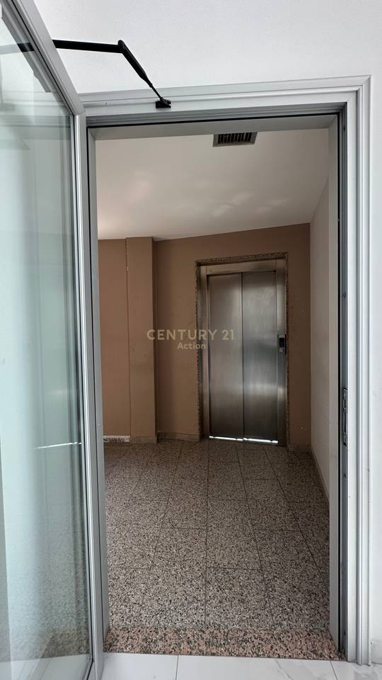The 3rd floor of a commercial building in Shkoze is for rent.