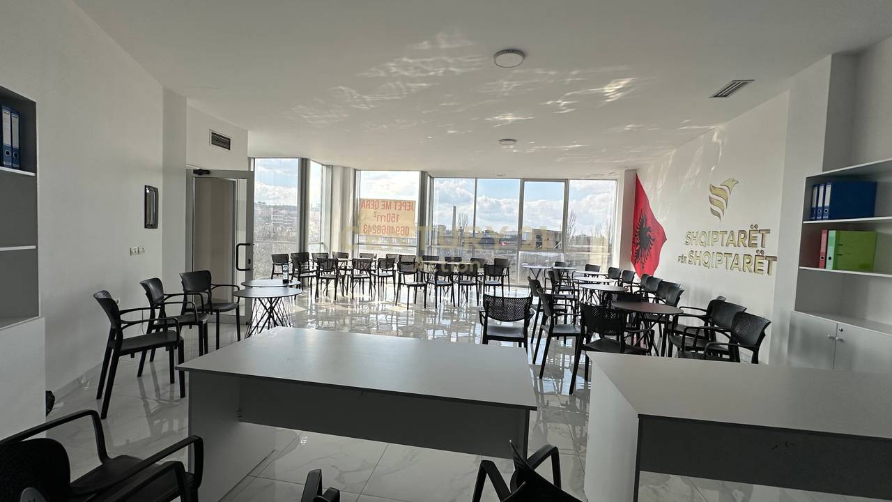 The 3rd floor of a commercial building in Shkoze is for rent.