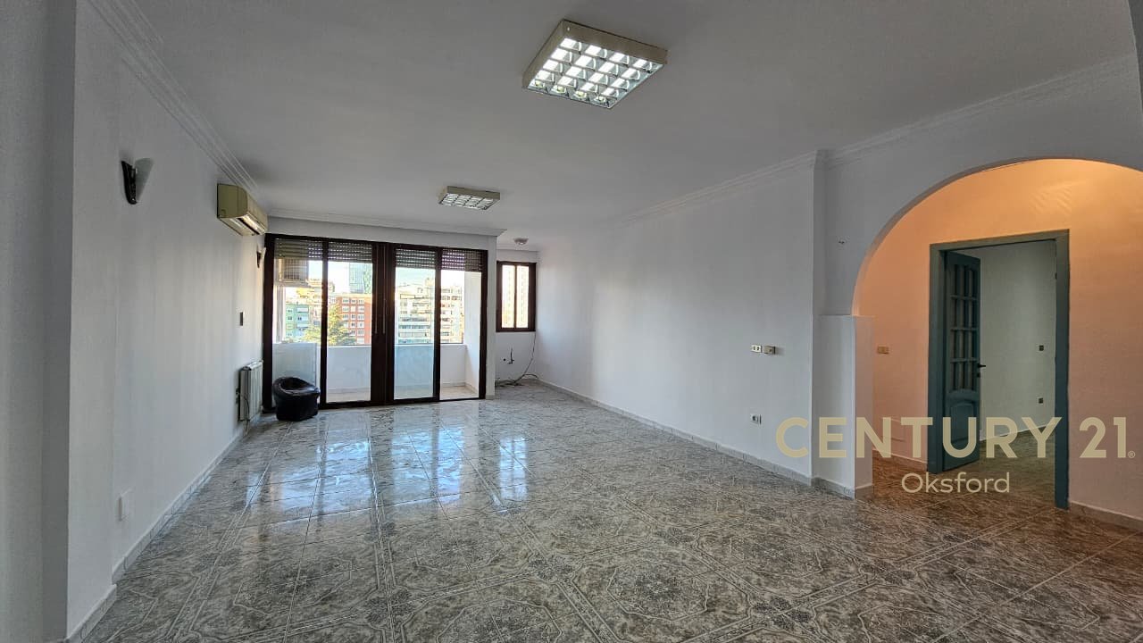 UFFICIO 3+1+2+GARAGE IN AFFITTO A BLLOK (Di fronte Villa 31)