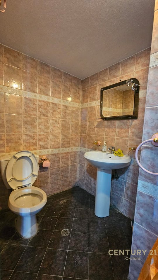 UFFICIO 3+1+2+GARAGE IN AFFITTO A BLLOK (Di fronte Villa 31)