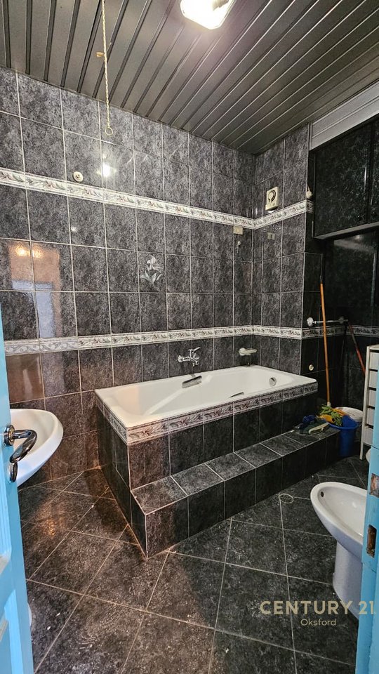 UFFICIO 3+1+2+GARAGE IN AFFITTO A BLLOK (Di fronte Villa 31)