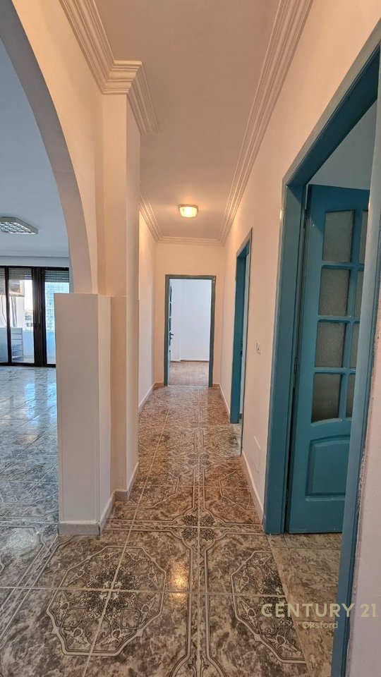 UFFICIO 3+1+2+GARAGE IN AFFITTO A BLLOK (Di fronte Villa 31)