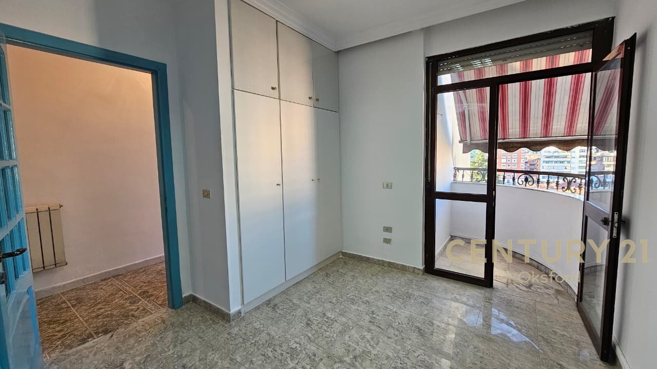 UFFICIO 3+1+2+GARAGE IN AFFITTO A BLLOK (Di fronte Villa 31)