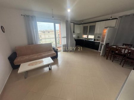 3+1+2 per shitje tek Port View